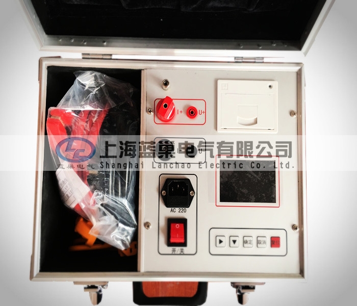 LCHL-200S智能回路電阻測(cè)試儀是根據(jù)中華人民共和國(guó)新電力執(zhí)行標(biāo)準(zhǔn)DL/T845.4-2004，采用高頻開(kāi)關(guān)電源技術(shù)和數(shù)字電路技術(shù)相結(jié)合設(shè)計(jì)而成。它適用于開(kāi)關(guān)控制設(shè)備回路電阻的測(cè)量。